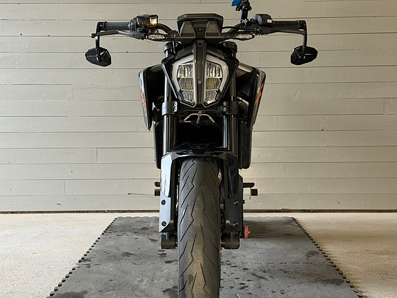 KTM 790 Duke 3 of 5