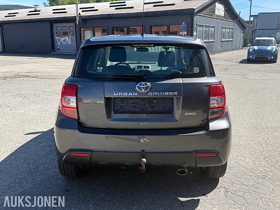 Toyota Urban Cruiser 3 of 5