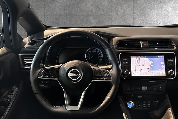 Nissan Leaf 8 of 15