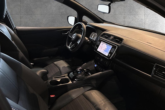 Nissan Leaf 13 of 15