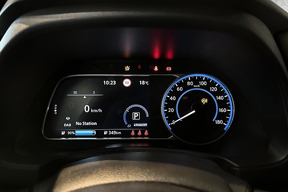 Nissan Leaf 10 of 15