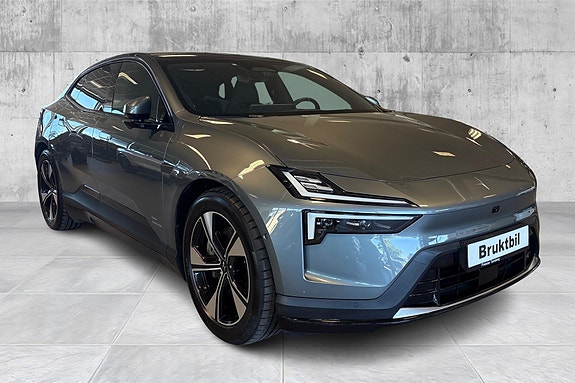 Polestar 4 3 of 5