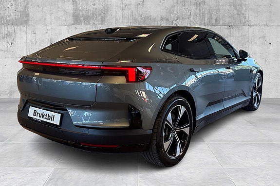 Polestar 4 5 of 5