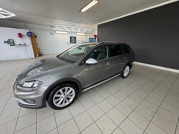 Volkswagen Golf Alltrack 16 of 30