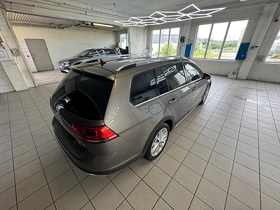 Volkswagen Golf Alltrack 17 of 30