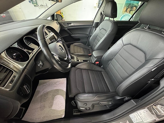 Volkswagen Golf Alltrack 24 of 30