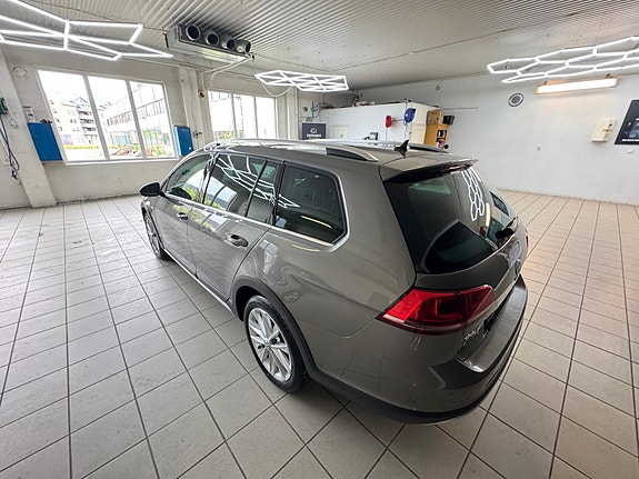 Volkswagen Golf Alltrack 18 of 30