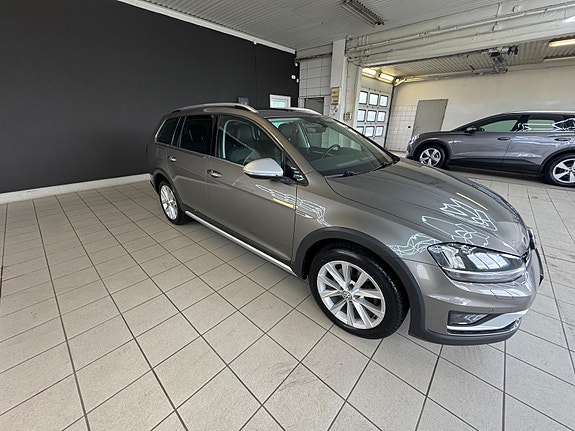 Volkswagen Golf Alltrack 15 of 30