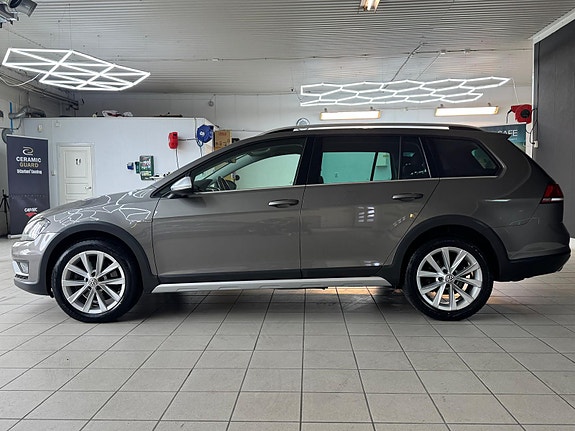 Volkswagen Golf Alltrack 8 of 30