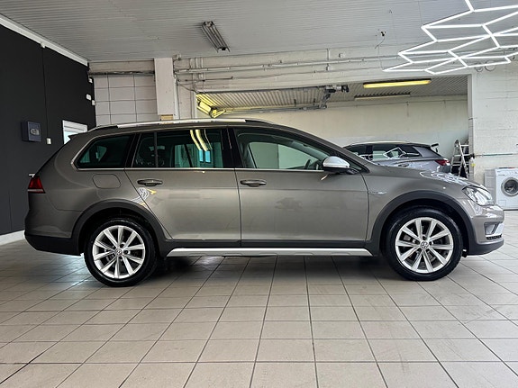 Volkswagen Golf Alltrack 7 of 30