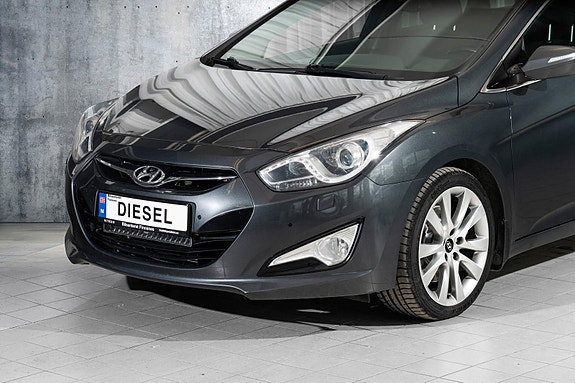 Hyundai i40 2 of 5