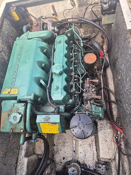 110 hk volvo penta 2 of 5