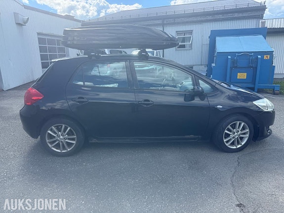 Toyota Auris 5 of 5