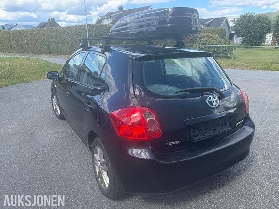 Toyota Auris 3 of 5