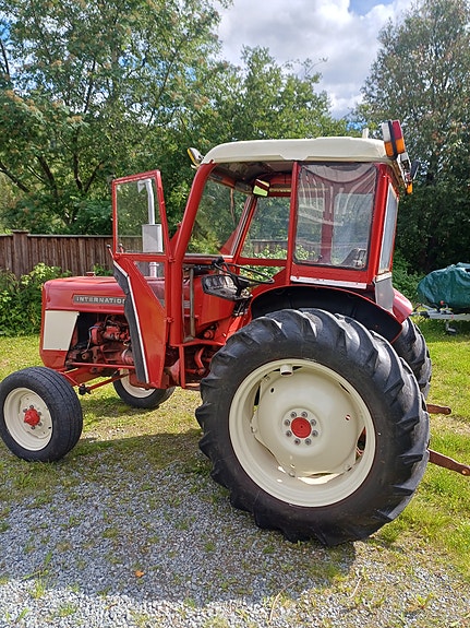 CASE IH 444 3 of 5