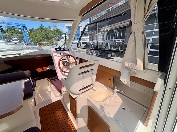 Jeanneau Merry Fisher 645, ny motor i 24 18 of 20