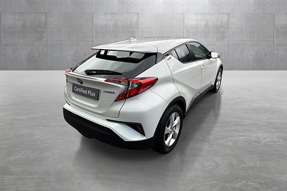 Toyota C-HR 5 of 5