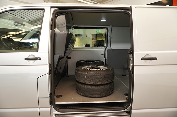 Volkswagen Transporter 25 of 27