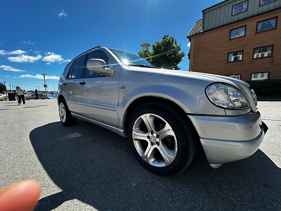 Mercedes-Benz ML270 10 of 30