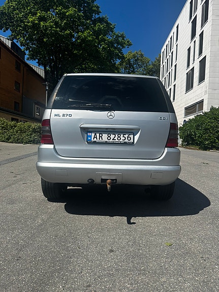 Mercedes-Benz ML270 5 of 30