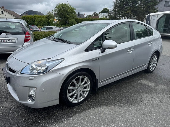 Toyota Prius 2 of 28