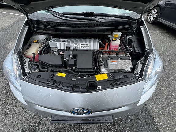 Toyota Prius 6 of 28
