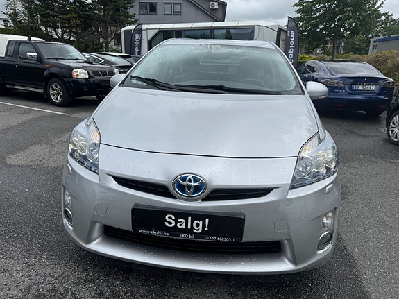Toyota Prius 5 of 28