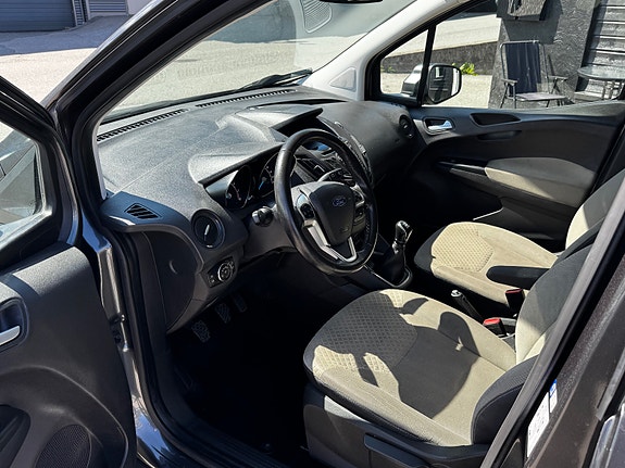 Ford Tourneo Courier 10 of 17