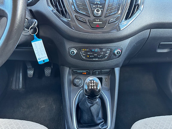 Ford Tourneo Courier 15 of 17