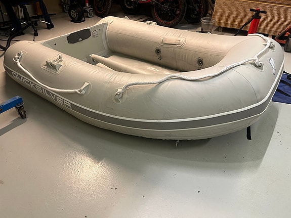 Nesten ubrukt Quicksilver jolle 2 of 5