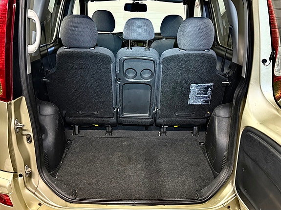 Toyota Yaris Verso 25 of 26
