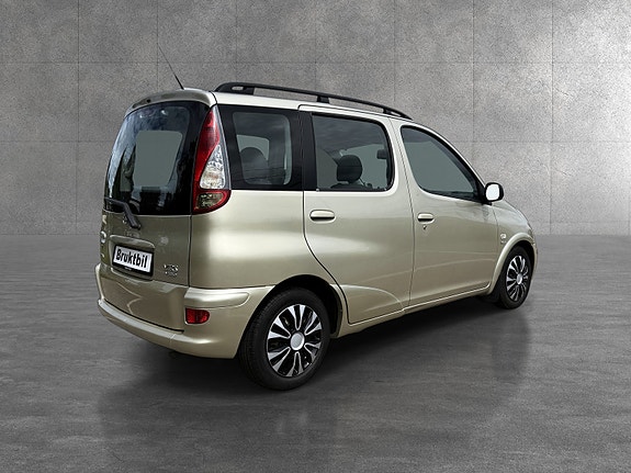 Toyota Yaris Verso 3 of 5