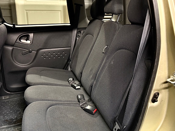 Toyota Yaris Verso 22 of 26