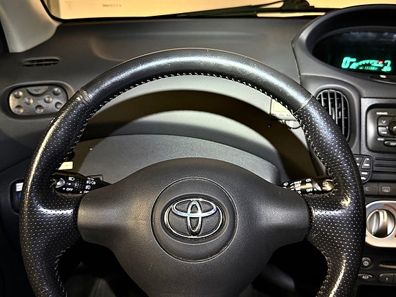Toyota Yaris Verso 13 of 26