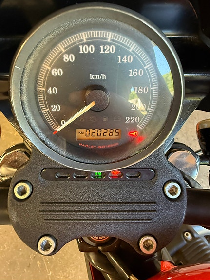 Harley-Davidson XL 883R Sportster 883R 2 of 5