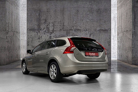 Volvo V60 4 of 5