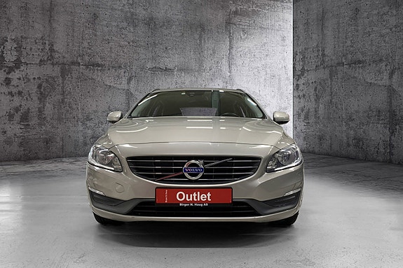 Volvo V60 2 of 5
