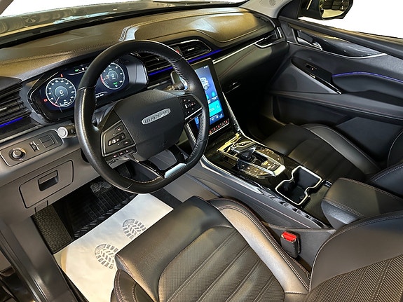 Maxus Euniq 6 9 of 30