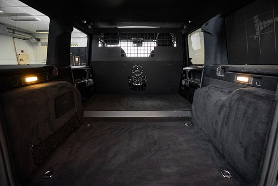 Mercedes-Benz G63 9 of 25