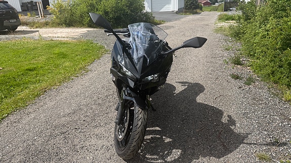 Kawasaki Ninja 500 2 of 5