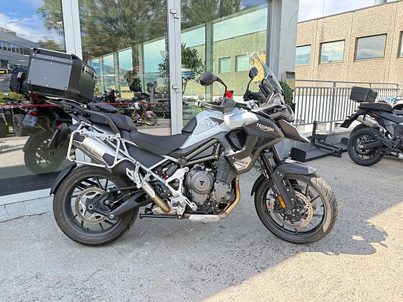 Triumph Tiger 1200 GT Pro 2 of 5