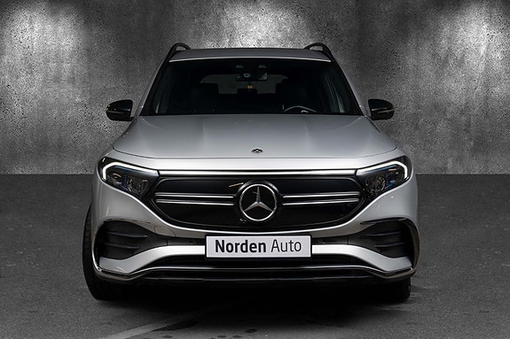 Mercedes-Benz EQB300 4 of 5