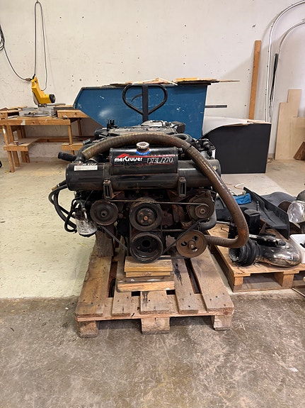 Mercruiser 7,3L D-Tronic 270 hk diesel med drev selges 2 of 5