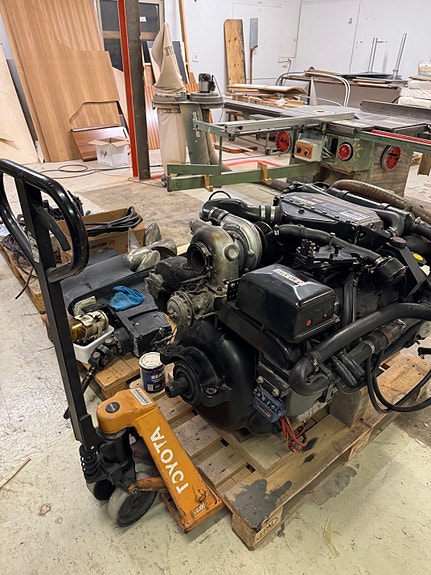 Mercruiser 7,3L D-Tronic 270 hk diesel med drev selges 3 of 5