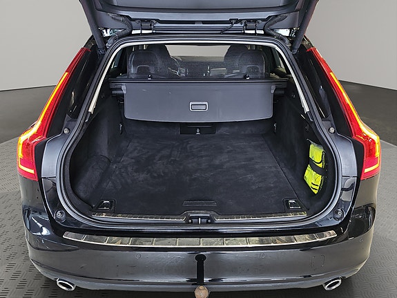 Volvo V90 10 of 30