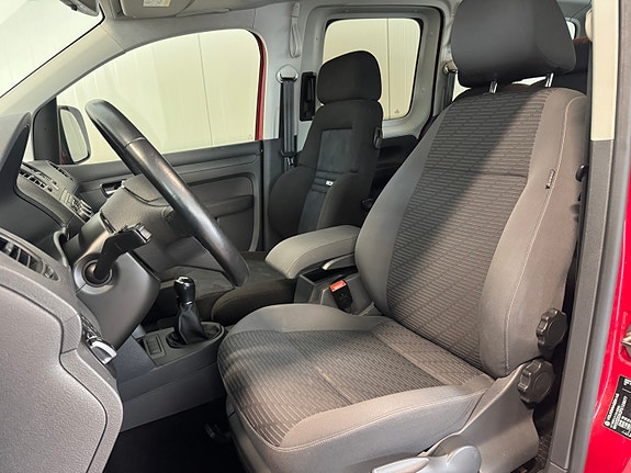 Volkswagen Caddy Maxi 18 of 30