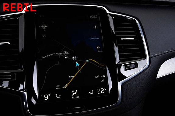 Volvo XC90 15 of 21