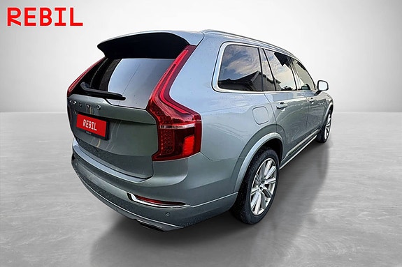 Volvo XC90 5 of 21