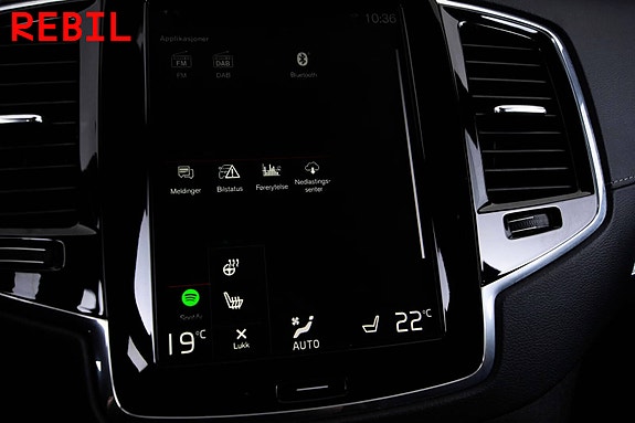 Volvo XC90 17 of 21