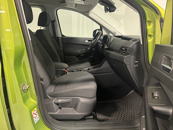 Volkswagen Caddy Maxi 21 of 30